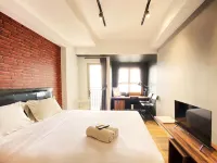 Comfort Studio Room At Mekarwangi Square Cibaduyut Apartment Hotel dekat Institut Kesehatan Immanuel