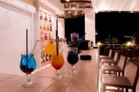 Crystal City Hotel - bar
