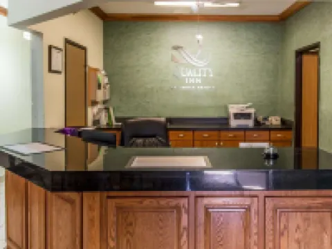 Quality Inn at Collins Road - Cedar Rapids Hotels in Cedar Rapids