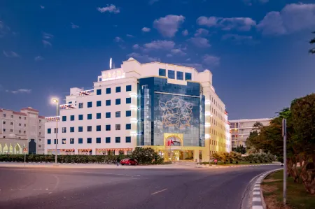 Peony Hotel Отели рядом с достопримечательностью «Ain Dubai»