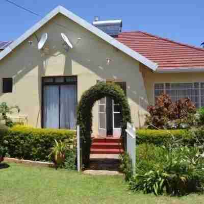 Ebuhleni Guest Lodge Hotel Exterior