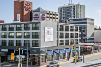 Crowne Plaza Kitchener-Waterloo Hotel in zona Christie Digital Systems Inc