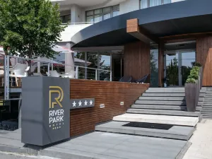 호텔 리버 파크 클루지나포카