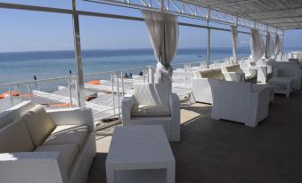 Delfino Beach Hotel