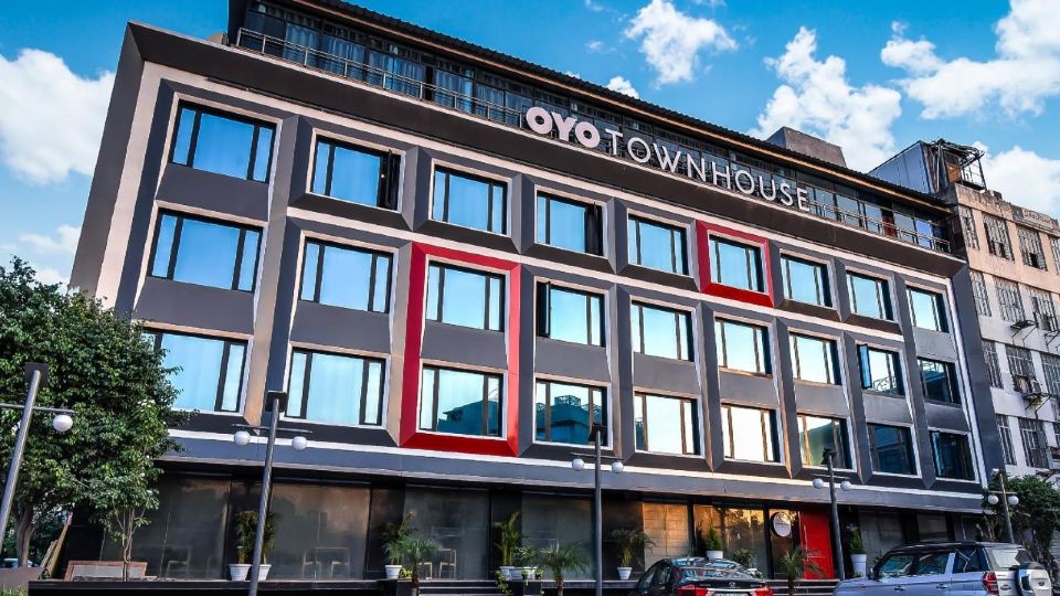 Super OYO Townhouse 051 Lal Kothi