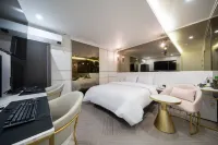 포항 대잠동 리치 호텔 - 3성급