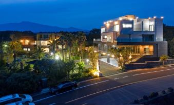 Seogwipo Dongbaek Beach Pension