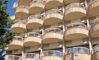 Sands Hotel - Housity