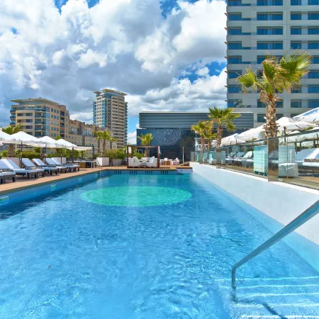 Hilton Diagonal Mar Barcelona Отели рядом с достопримечательностью «Диагональ Мар»