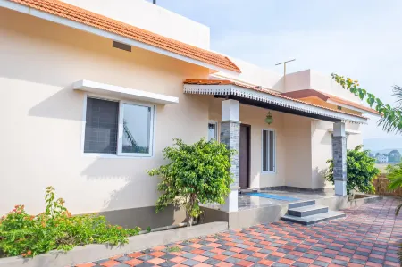 Coastal Pearl Home Stay, Murudeshwar Отели рядом с достопримечательностью «Shri Murdeshwara Beach»