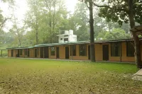 Ganga Yog Retreat by Yog Gurukul Hotel dekat Tera Manzil Temple