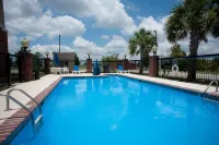 Hampton Inn & Suites Jennings - Pool