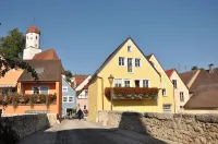 Hotel Gasthof Zum Goldenen Lamm Hotels in Wemding