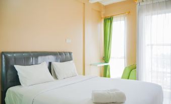 Cozy Studio Apartment at Tamansari Skylounge Near Soetta Airport