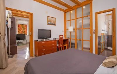 Apartments Espana 1 Отели рядом с достопримечательностью «Фуникулер Дубровник»