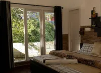 The Green Casa by Green Leaves -Families Only - Bed and Breakfasts