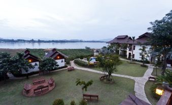 Gin's Maekhong View Resort & Spa