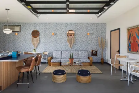 The Sandman Santa Rosa Sonoma, Ascend Hotel Collection Отели рядом с Аэропорт Чарльз М. Шульц