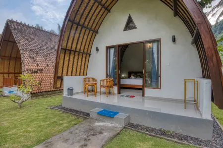 Puri Penida Отели рядом с достопримечательностью «Нуса-Ченинган»