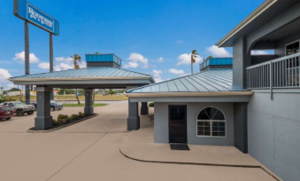 Rodeway Inn & Suites