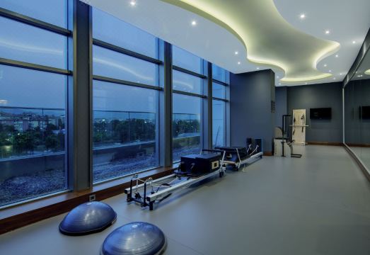 2. 뫼벤픽 호텔 말..