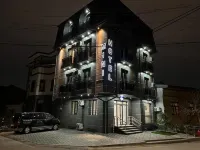 Mini Hotel - พร้อมระเบียง
