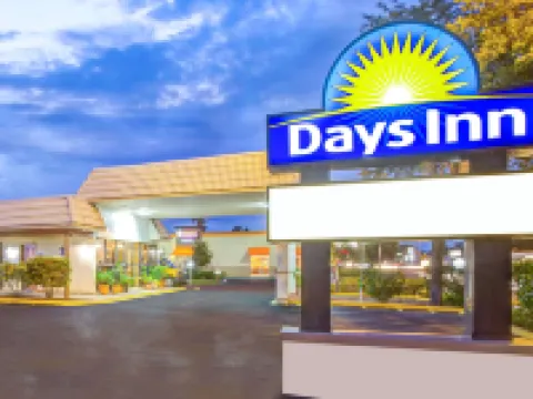 Days Inn by Wyndham St. Petersburg Central Hotels near Historic Kenwood