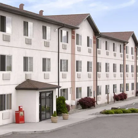 Super 8 by Wyndham the Dalles or