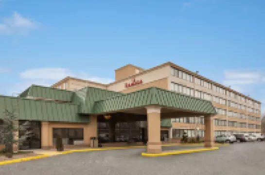 Ramada by Wyndham Rochelle Park Near Paramus Hotels in Bergen County