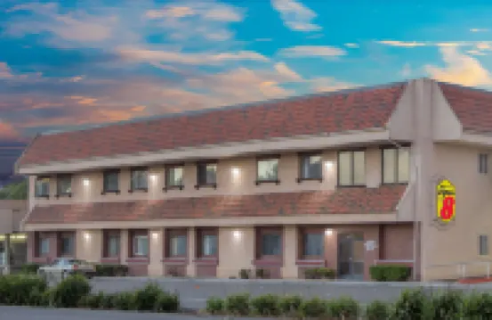 ซุปเปอร์ 8 บายวินด์แฮม ดาวน์ทาวน์เฮย์เวิร์ด