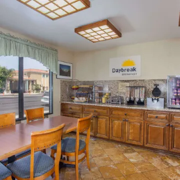 Days Inn by Wyndham Anaheim Near the Park