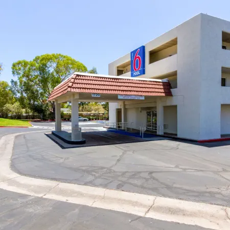 Motel 6 Tempe, AZ – Phoenix Airport – Priest Dr