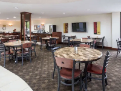 Ramada by Wyndham Bettendorf Hotels in Bettendorf