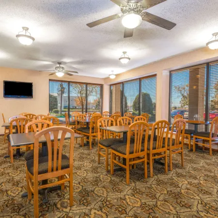 Days Inn & Suites by Wyndham Albuquerque North