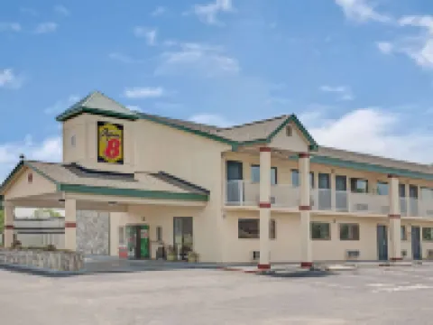 Super 8 by Wyndham Shelby Hotels in Shelby