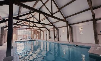 Cave Castle Hotel - Housity