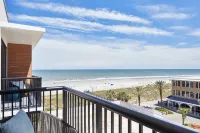 SpringHill Suites Jacksonville Beach Oceanfront - Sea View