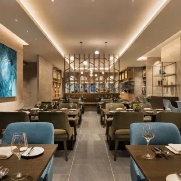 DoubleTree by Hilton Toyama Hotel dekat Stasiun Etchū-Ebara