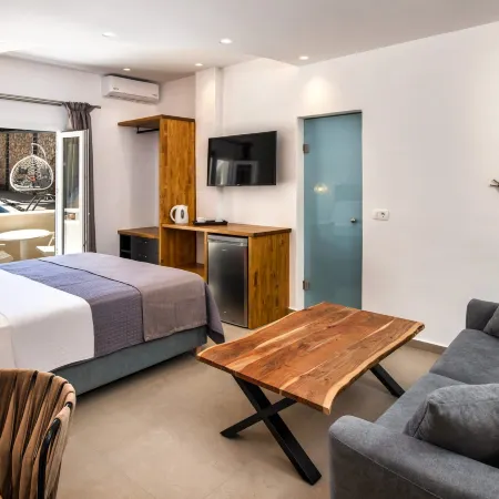 Alizea Villas & Suites