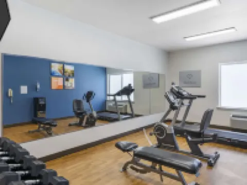 Comfort Suites Hotels in Tulare