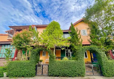 The Color Resort Amphawa Hotels in Bang Chang