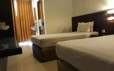 Hotel Bali Отели в г. Мадиун