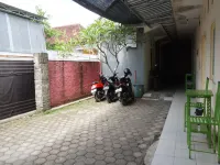 Hotel O Hunian 99 Hotels in Genteng