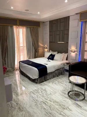 The Wells Carlton Hotel and Apartments