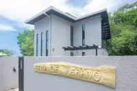 Brisa de Verano 2 Bedroom Home by RedAwning