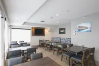 Holiday Inn Express & Suites MARQUETTE by IHG - petit déjeuner