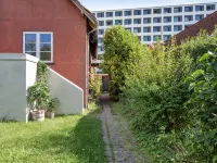 Sanders Charm - Cozy 1-Bdr Apt with Shared Garden Hotellit kohteessa Amager Vest