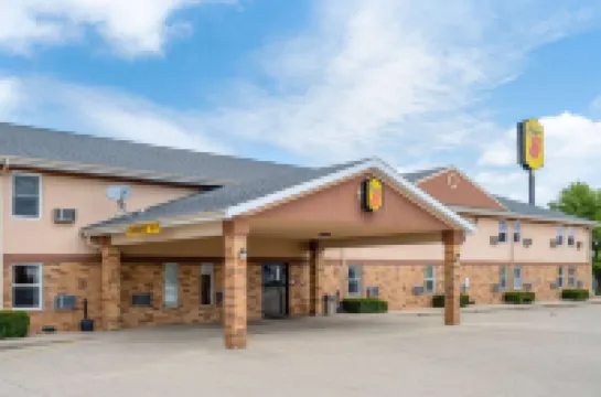 Super 8 by Wyndham Mattoon