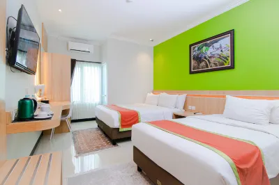 The Grand Cabin Hotel Hotels in Karangwaru