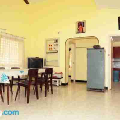 Rena Home Stay Dining/Meeting Rooms